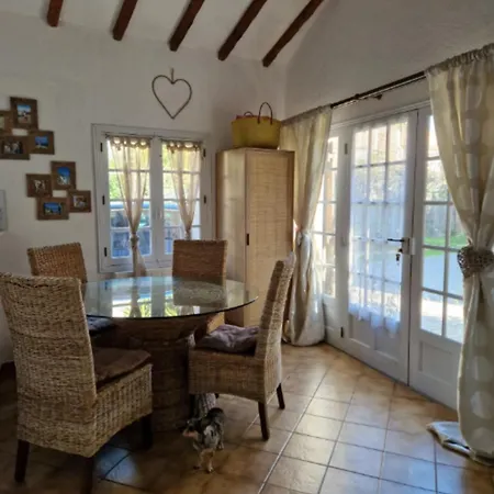 Apartamento Small House Near The